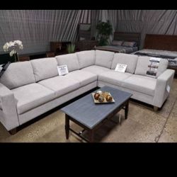 Thomasville Convertible Sleeper Sectional(NEW)