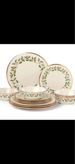 🎄 NEW Lenox Holiday 12-Piece Dinnerware Set – Brand New in Box 🎄  $200 each or $300 for both sets