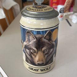 Budweiser Gray Wolf Stein 7” Tall