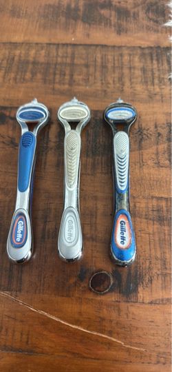 Gillette fusion blade handler