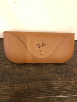 Rayban wayfarer meta charging case