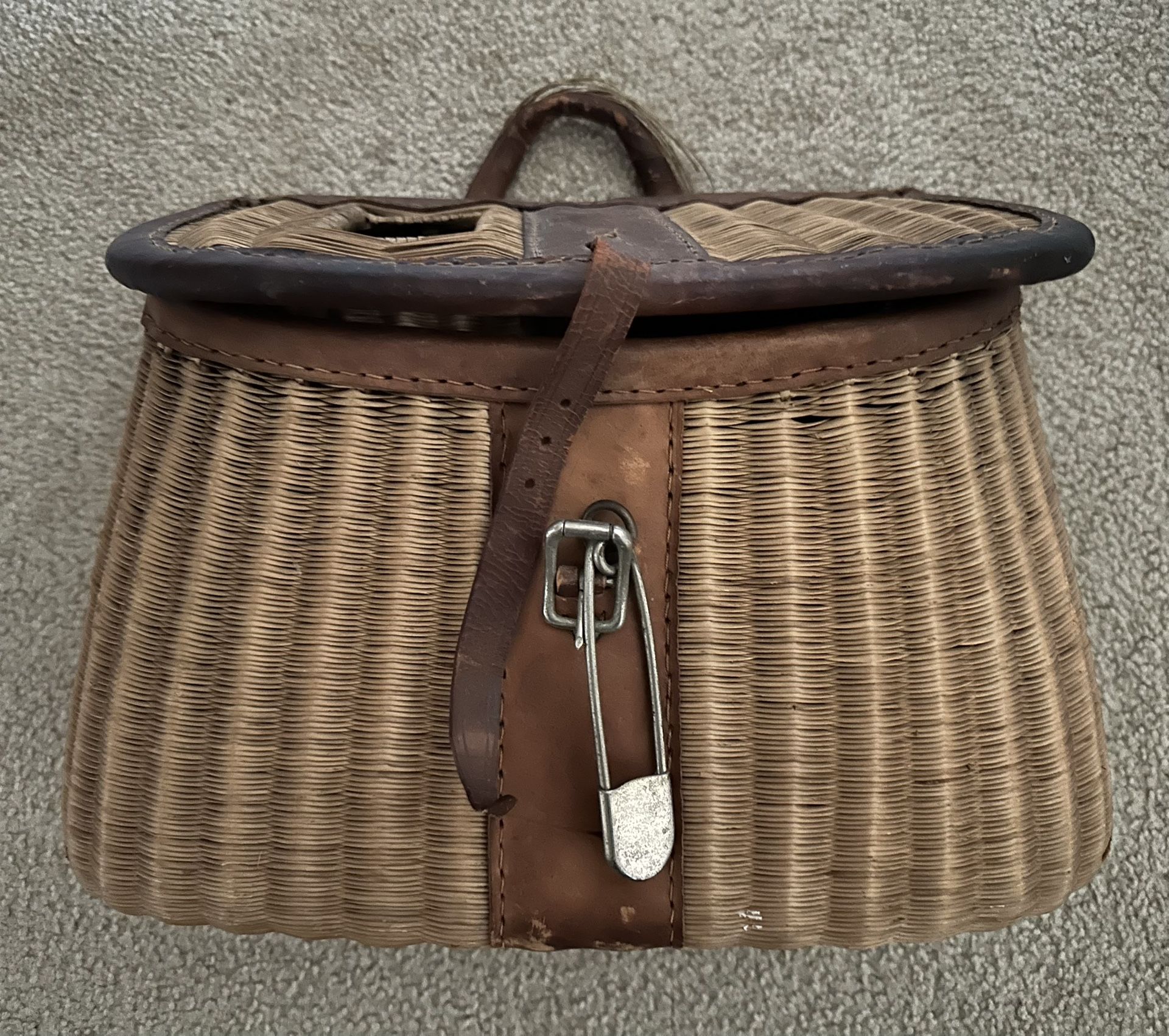 VINTAGE LEATHERED FISHING CREEL