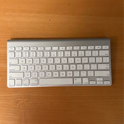 Apple Wireless Bluetooth Keyboard 