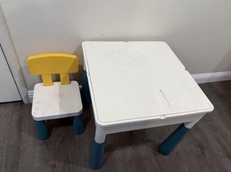 Kids Table and chair