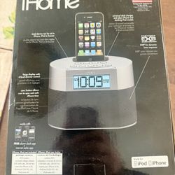 iHome - MODEL iP23 - DUAL ALARM CLOCK for iPhone and iPod