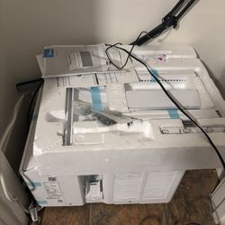 Midea 12,000 BTU Window Air Conditioner *BRAND NEW*