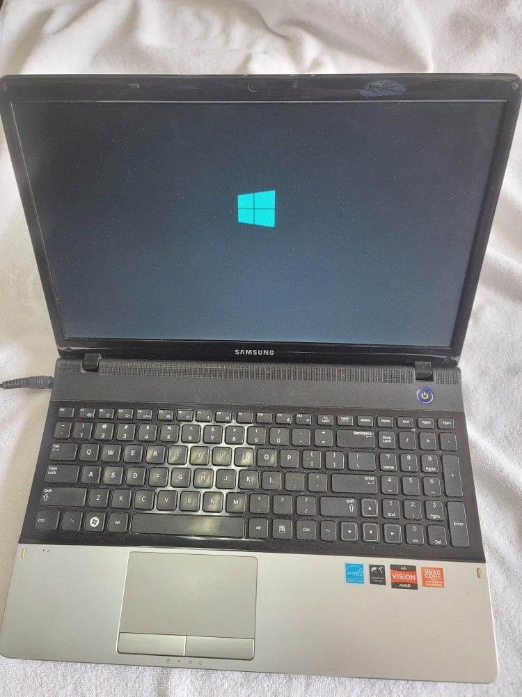 Samsung Laptop With Webcam And DVD