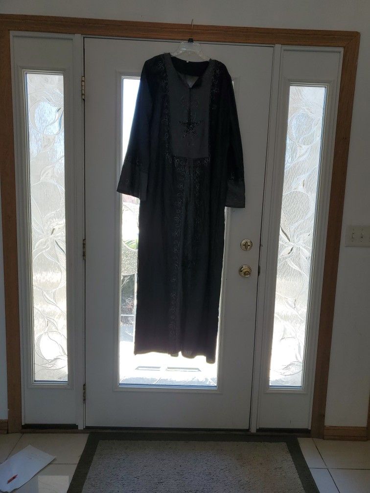 Embroidered pull-over abaya