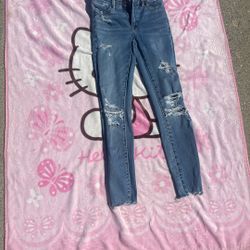 Skinny ripped jeans