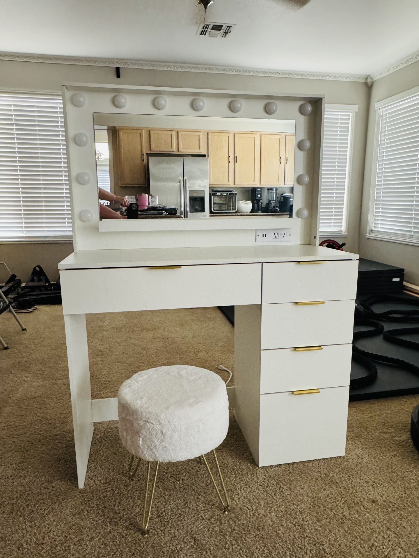 💡 Lighted Vanity Desk with Mirror + Storage Stool - Modern Glam Setup!