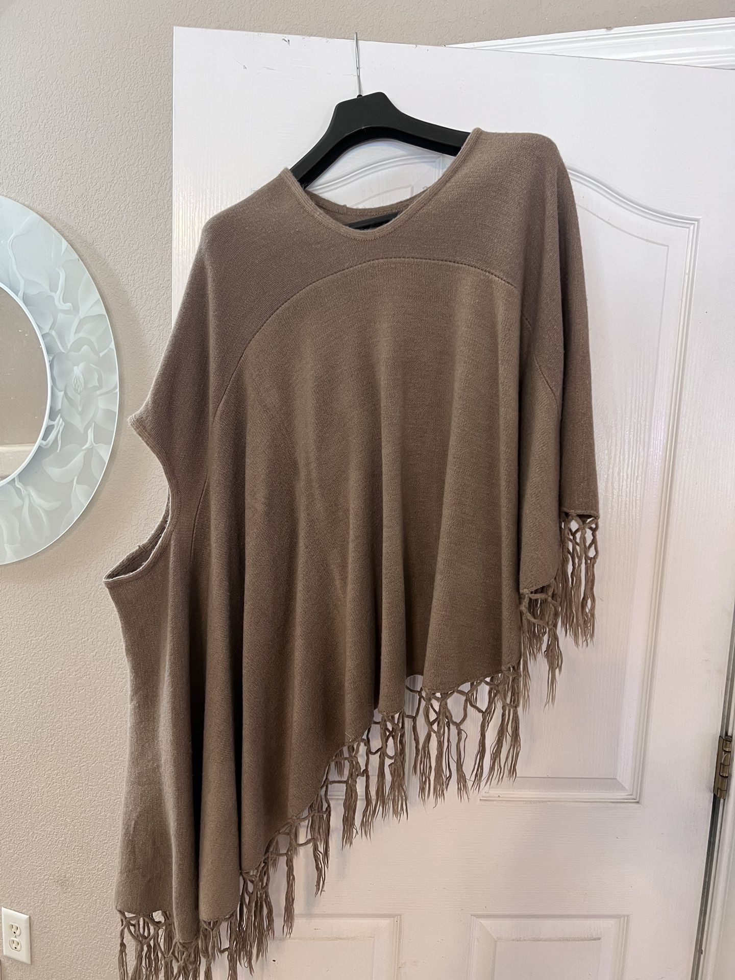 Women’s Off The Shoulder Knit Poncho 