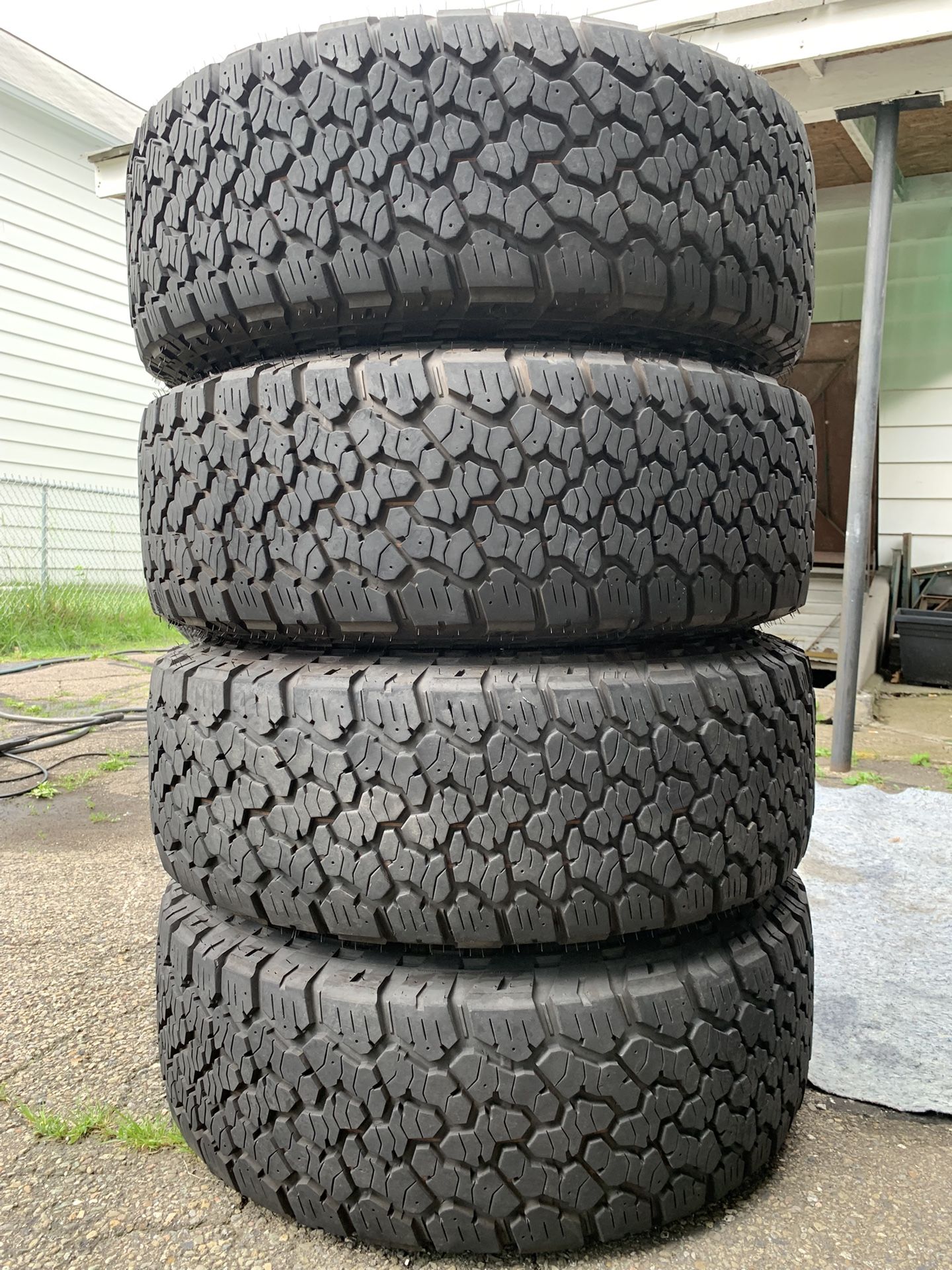 LT 285-70-17 General Grabber AT Load Range E