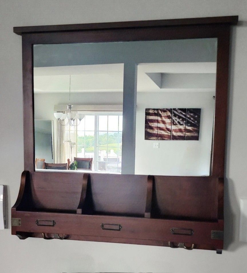 24" W x 24" H - Wall organizer