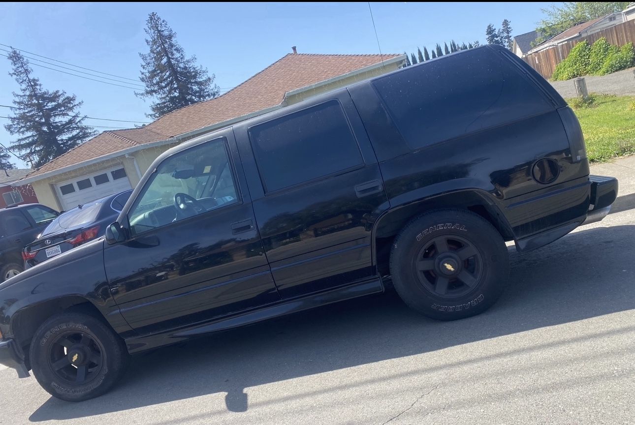 20000 Chevy Tahoe LIMITED