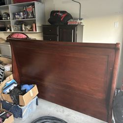 King Size - Sleigh Bed