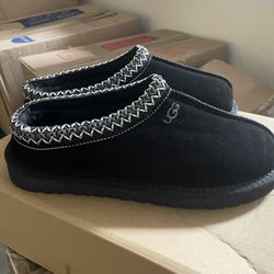 Never Worn Black Slip-ins