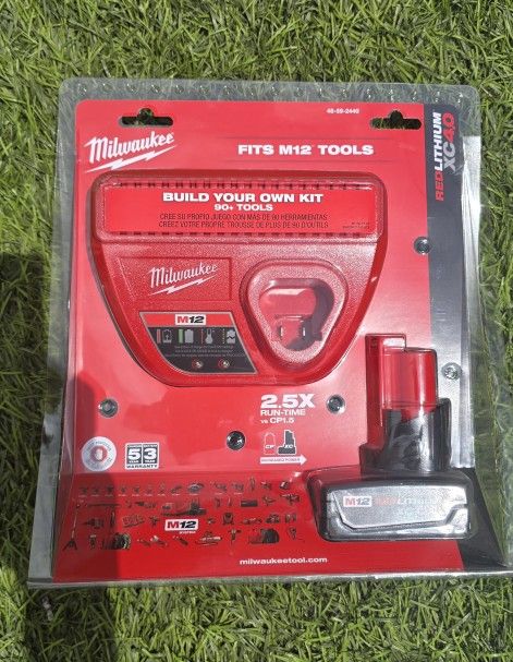 Milwaukee M12 12-Volt Lithium-Ion XC Battery Pack 4.0 Ah and Charger