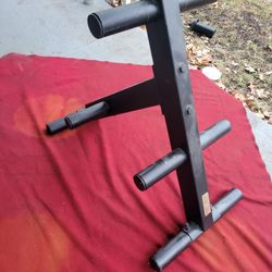 BODY SOLID.  2" HOLE  PLATE RACK BARLEY USED 
11525 S  HALSTED DUNKIN DONUTS/7111.S WESTERN WALGREENS 
40$ CASH ONLY AS IS 