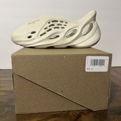 yeezy foam rnrs sand 