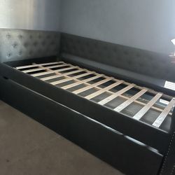 Bed With A Pull Out Bed Mattress Not Include 