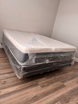 Queen mattress pillow top set with box spring (2pc - new)