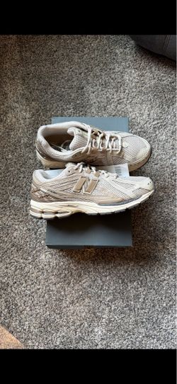 New Balance 9060 Men Size 8
