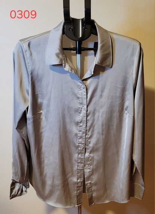 H&M Button-Down Shirt - Size L (0309)