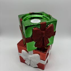 Bath & Body Works 9" Stacked Christmas Present Bow 3-wick Pedestal Candle Holder