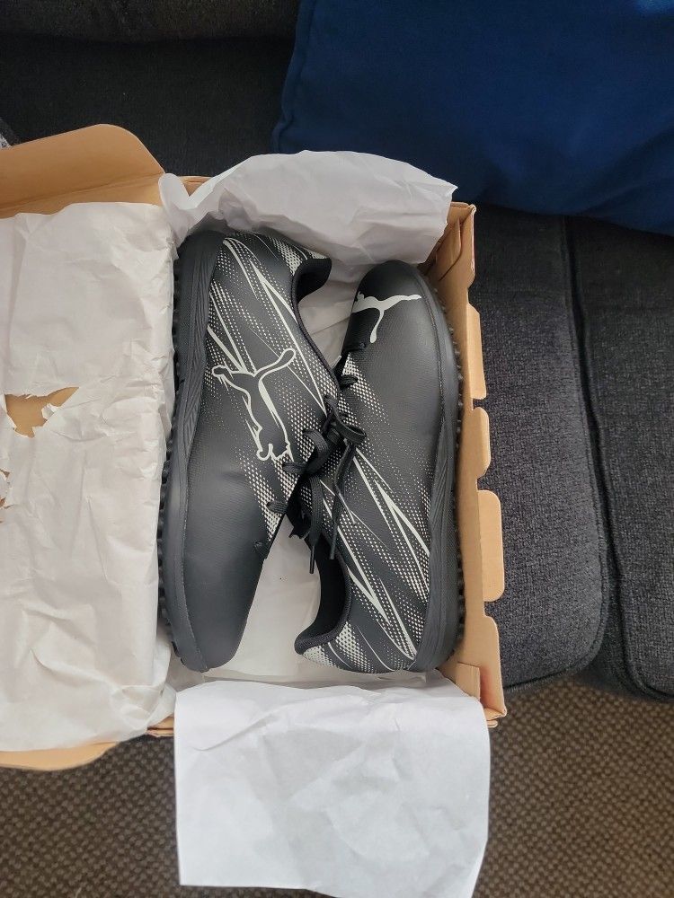 New PUMA unisex Turf Soccer Shoes Size 6.5** In Cicero