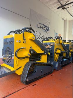 25HP Mini Skid Steer – New, Modified Tracking, Attachment Ready