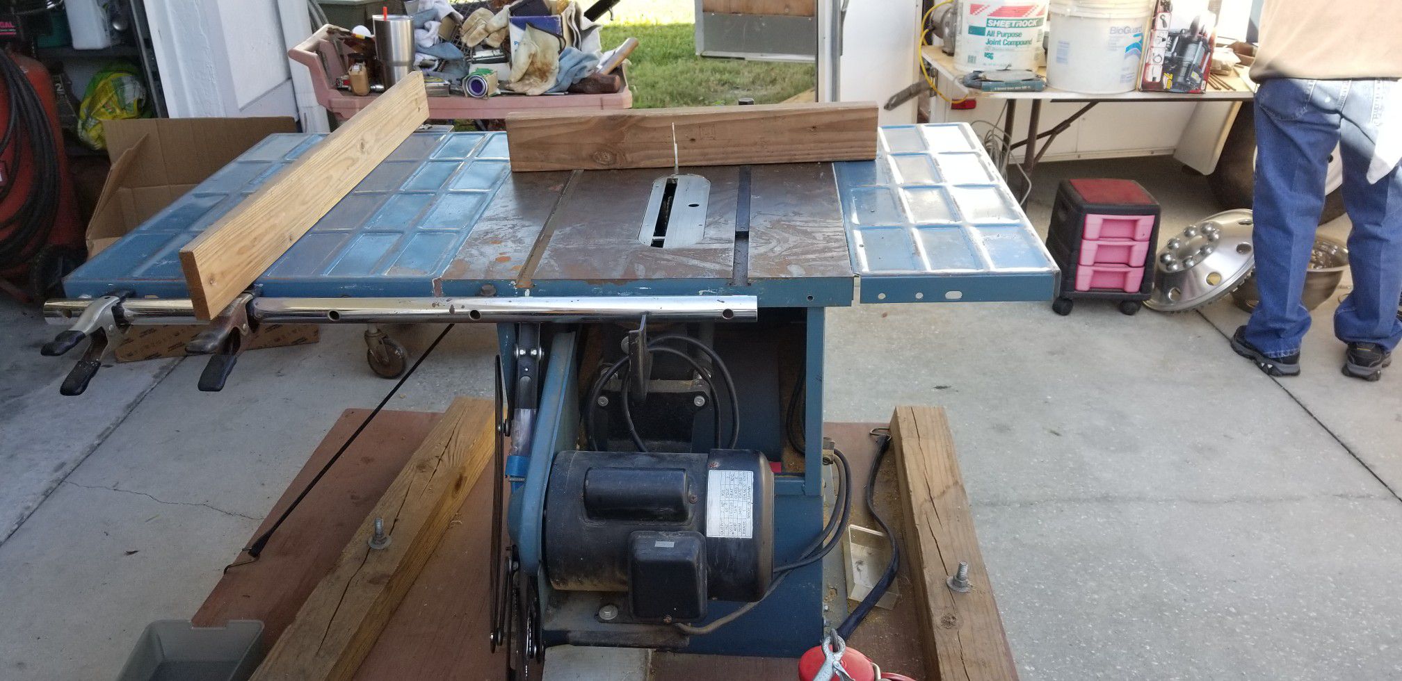 10" table saw In good condition