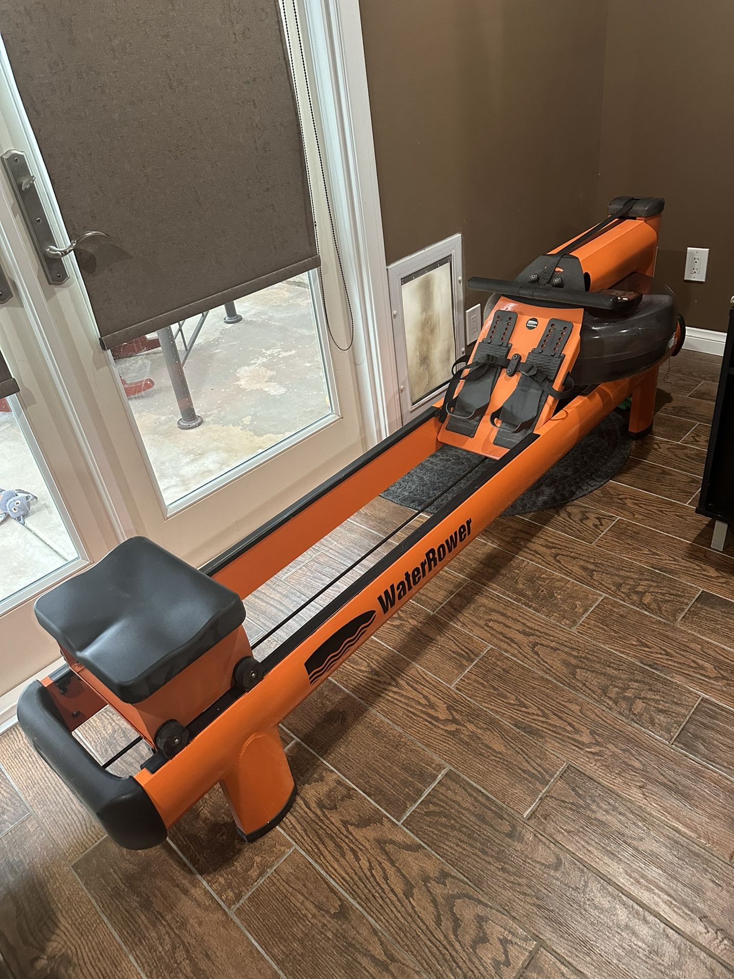 Water Rower / Water Rowing Machine