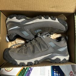 Keen Waterproof Low Top Hiking Shoes 