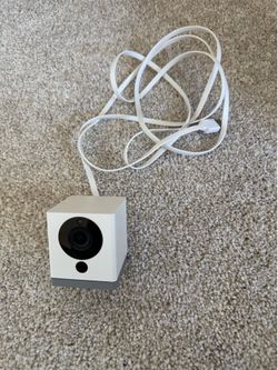 Wyze Cam v2 Smart Home Security Camera (White) – Excellent Condition