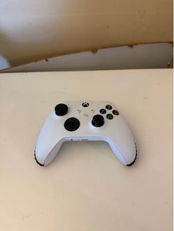 White Microsoft Xbox Controller