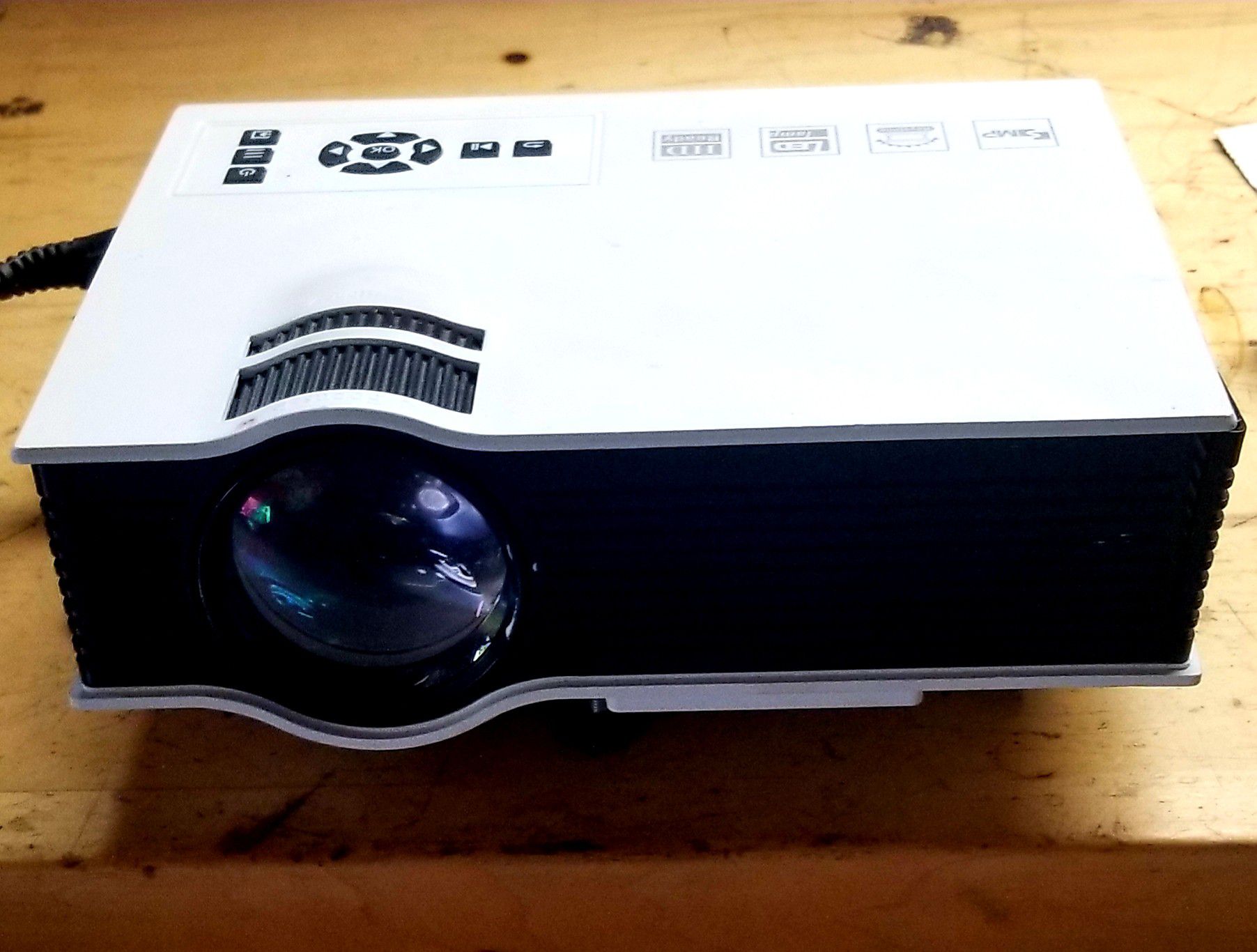 HD projector with hdmi and sound ,