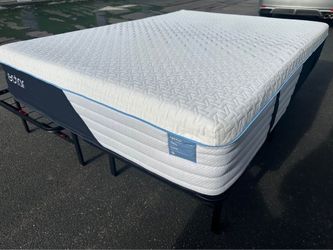 Nectar Classic Hybrid Mattress (King Size) *LIKE NEW* / Delivery Avail