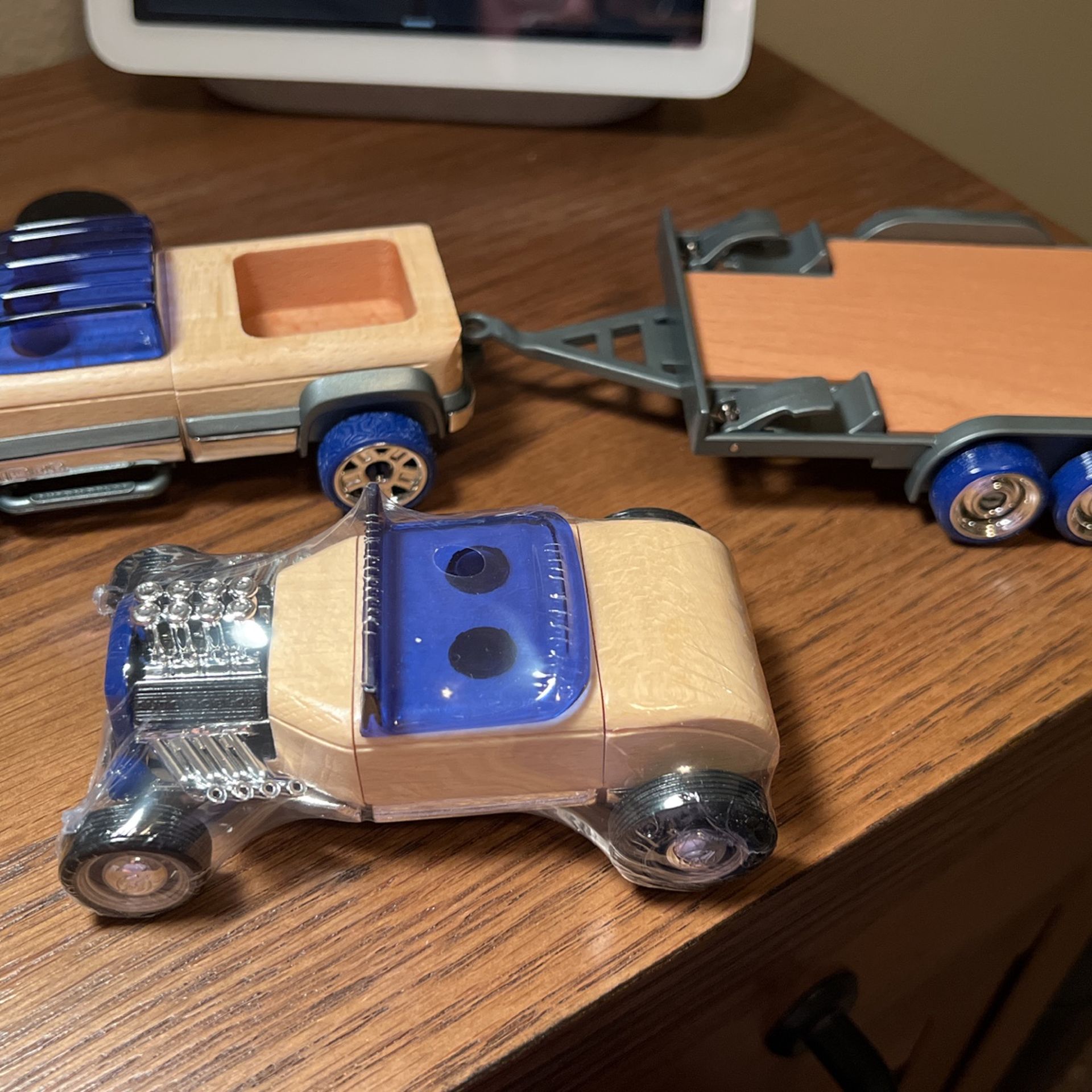 Automoblox Minis T900 Truck And Hotrod Trailer Set