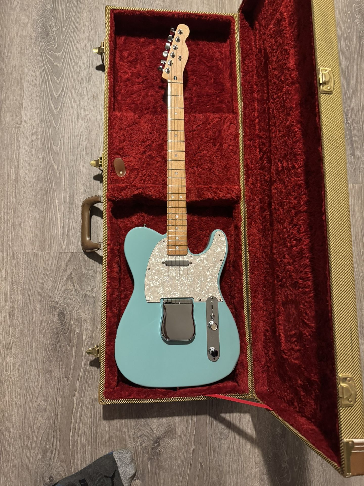 Custom Telecaster Electric Guitar