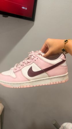 nike dunks (SEND OFFERS NOT FREE)