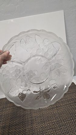 Glass chip and dip platter