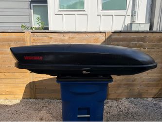 Yakima SkyBox 16 Roof Cargo Box