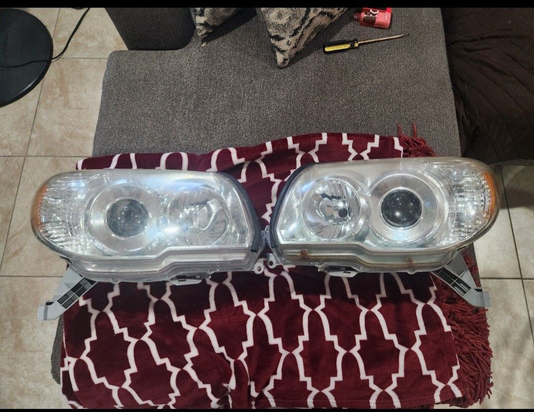 Headlights 2006 Toyota 4-Runner
