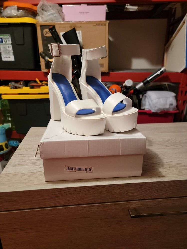 Black Air Force 1 And High Heels