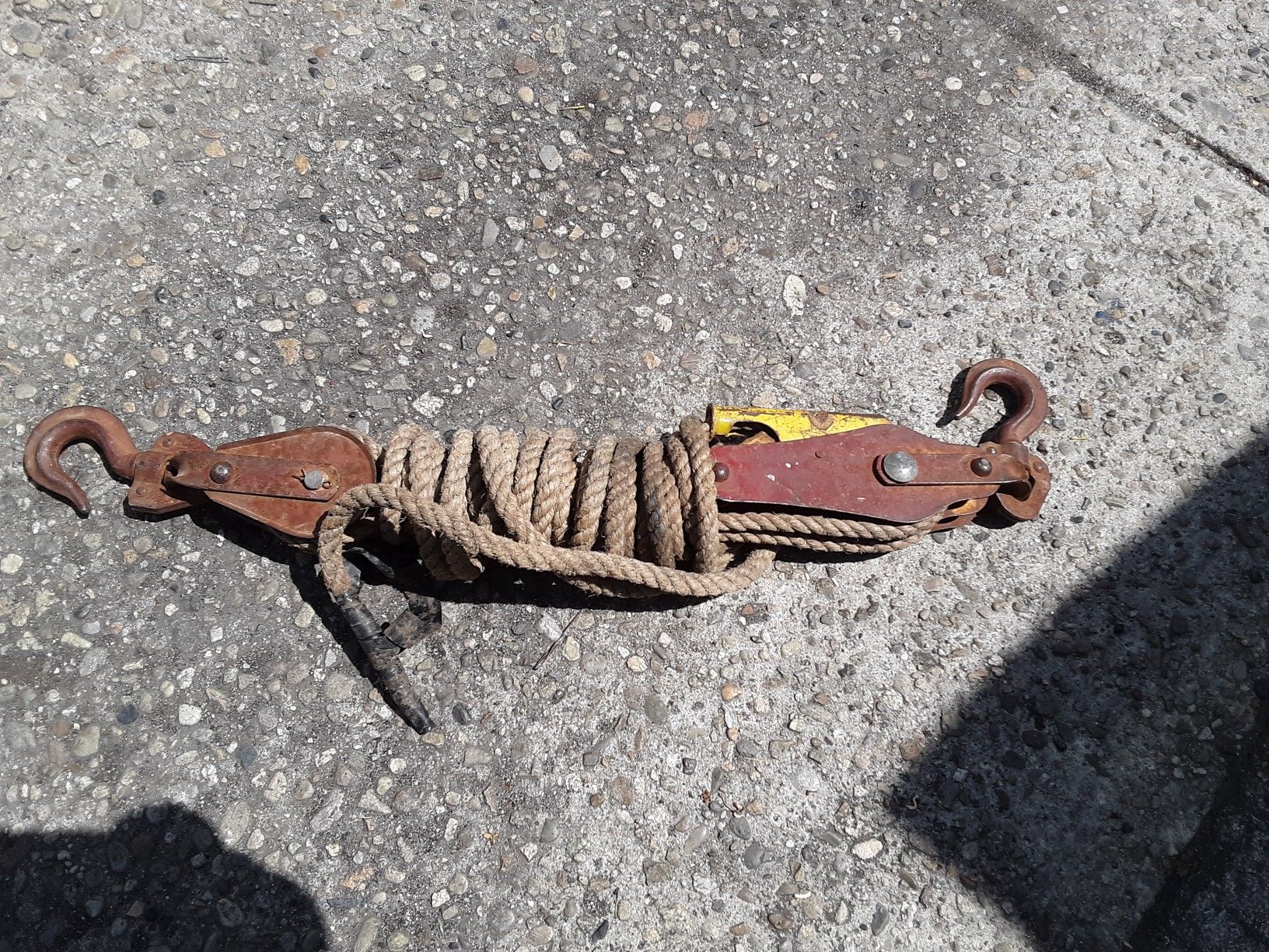 Starlite vintage block and tackle