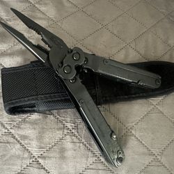 SOG Powerlock Multitool 
