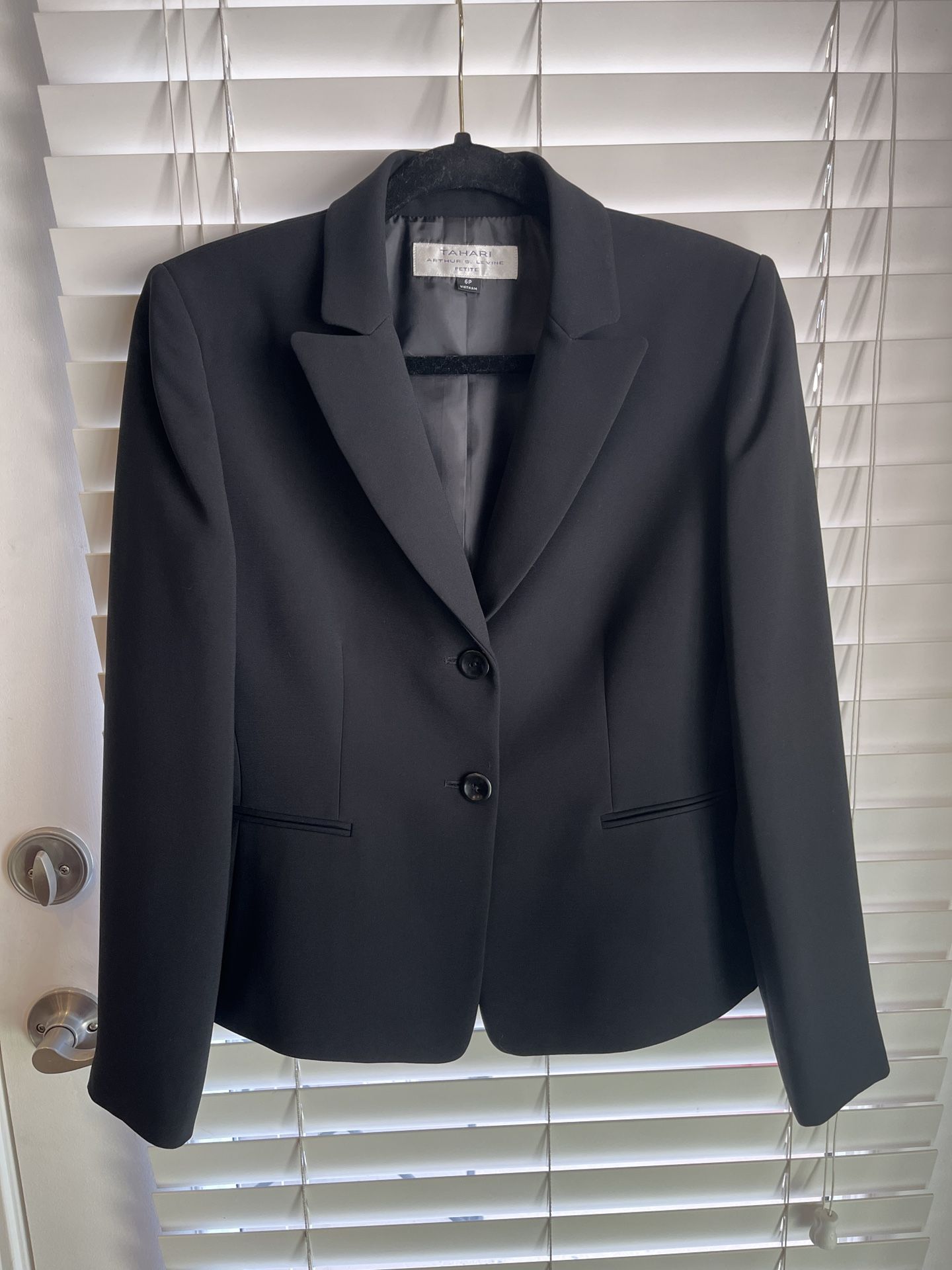 NWOT Tahari x Arthur S. Levine women’s blazer