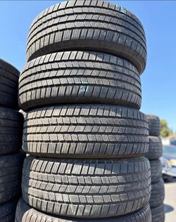 235/55/20 Michelin 📍📍 Vendo un set de llantas con 80% de vida las 4 📍🌟