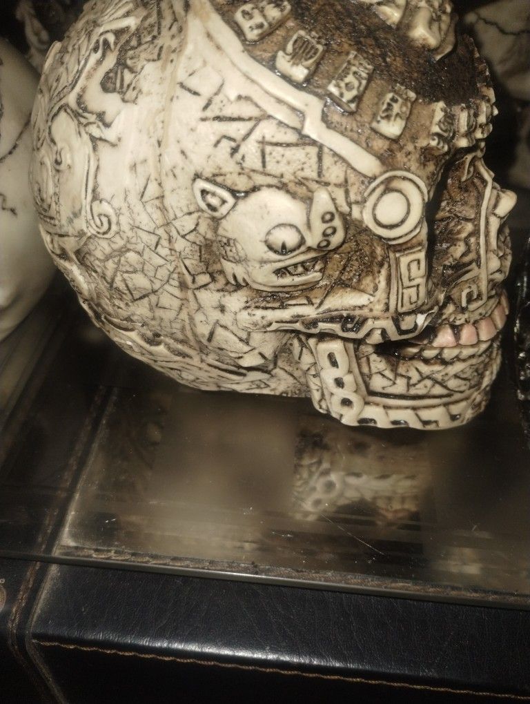 Skull Figurine