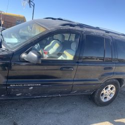 Jeep Grand Cherokee 2000 Part Out 